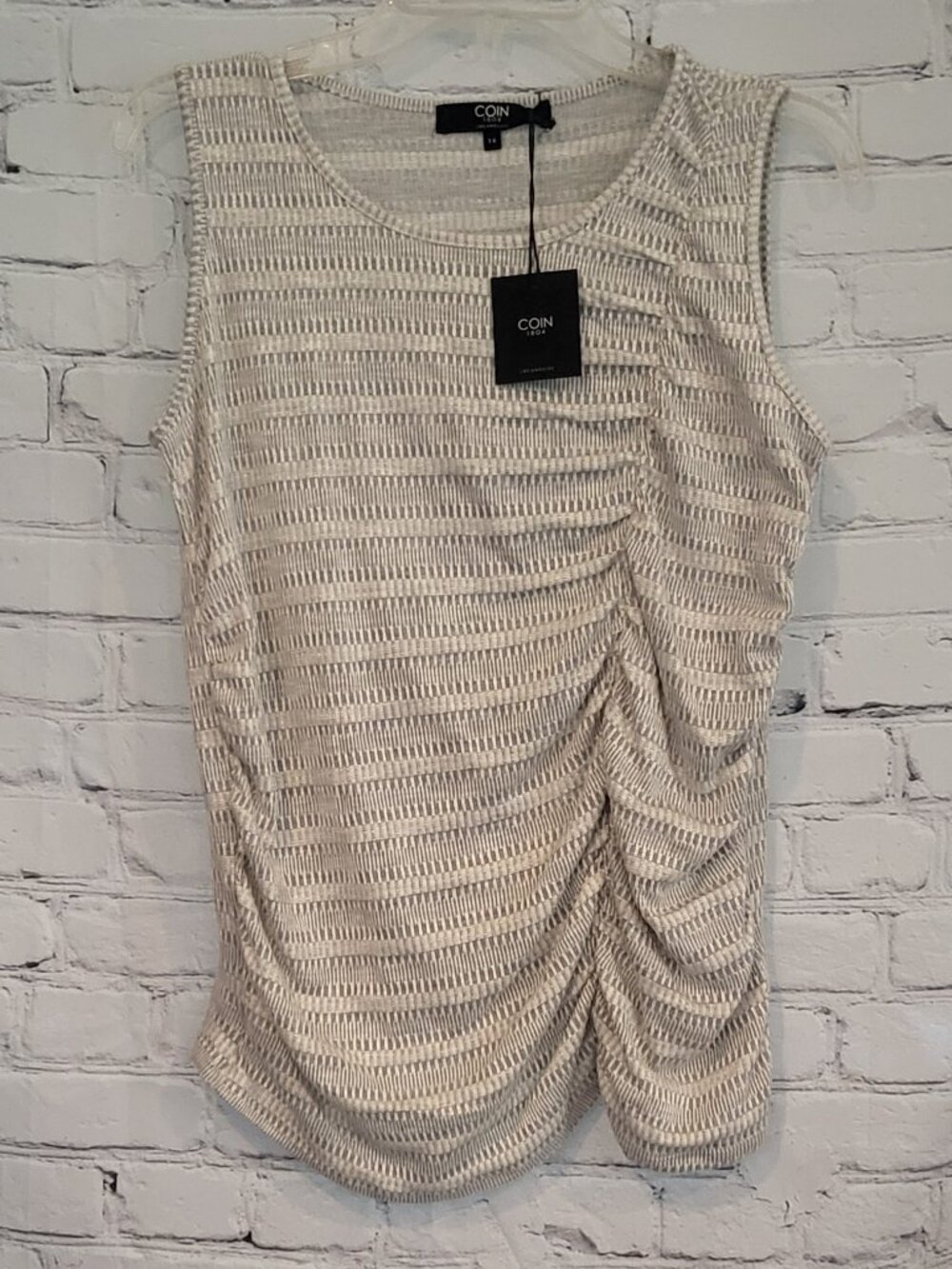 Coin 1804, Size 1X, Gray/White
